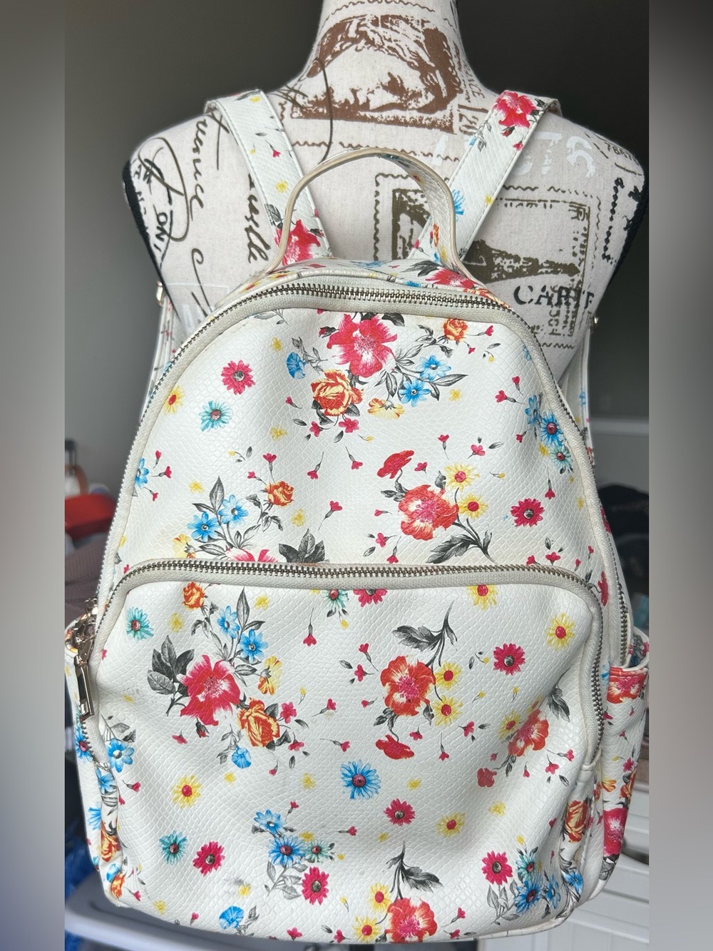 Moda Luxe Faux Leather Floral Print Bavkpack good clean condition